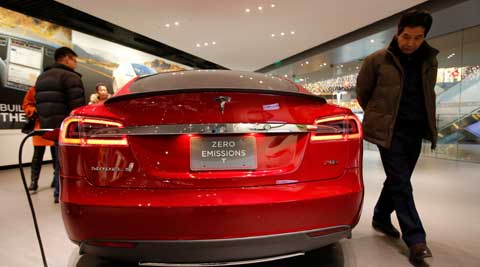 Tesla removes ‘autopilot’ from China website after Beijing crash
