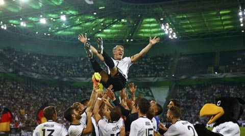 Bastian Schweinsteiger bows out as Germany beat  Finland 2-1