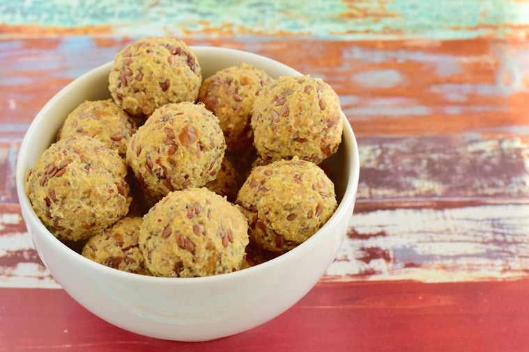 energy balls with date , walnut and flax seeds