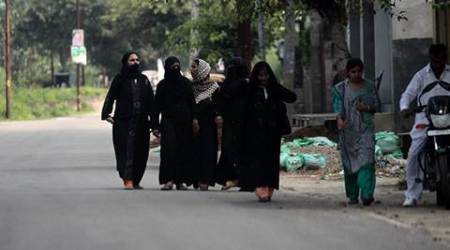 AIMPLB supports triple talaq, forms women's wing