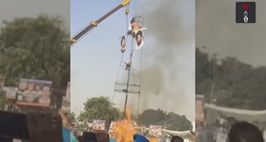 Punjab Congress Party Members Burn Badals Effigy
