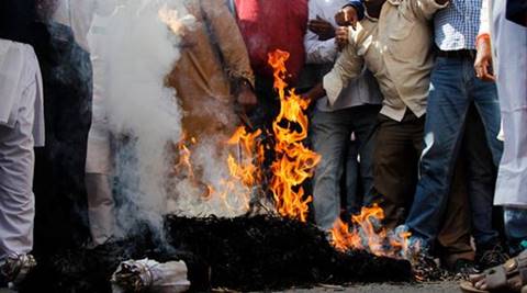 Mathura: PM Narendra Modi's effigy burnt by Congress activists ... - The Indian Express