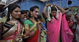 Without Any ID Cards, How The Transgenders Have Been Coping With Note Ban