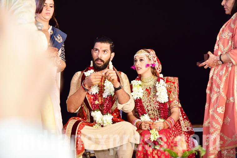 Anushka Sharma, Virat Kohli, anushka virat, virat anushka, Virat Kohli anushka sharma, anushka sharma Virat Kohli, anushka sharma images, Anushka Sharma pics, Anushka Sharma photos, Anushka pics, Yuvraj Singh, angad bedi, Hazel Keech, Rannvijay Singh, entertainment photos, indian express, indian express news