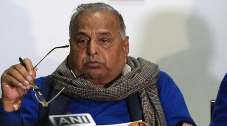Mulayam Singh Yadav meets rape-accused aide Gayatri Prajapati in jail