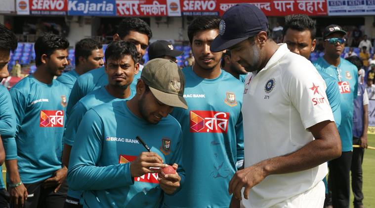 Mushfiqur Rahim signed the match ball for R Ashwin. (Source: Twitter)