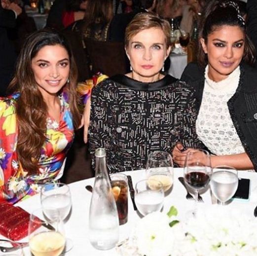 Priyanka Chopra, Deepika Padukone, Oscar 2017, Priyanka Deepika, Priyanka Deepika pre-Oscar 2017 party, Oscar 2017 party pics, Oscar 2017 party Priyanka Priyanka Deepika, party pics, deepika party pics, Oscars 2017, Priyanka Chopra oscars, Priyanka Chopra Pre-Oscar party, Deepika Padukone Pre-Oscar party, Pre-Oscar party