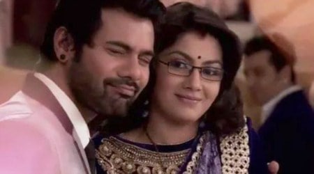 Kumkum Bhagya 8th June 2017 full episode written update: Pragya and Abhi finally escape the fire