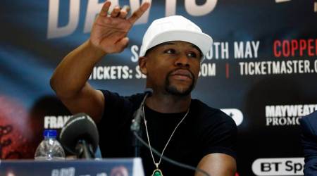 Floyd Mayweather and UFC star Conor McGregor agree to August fight