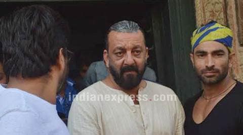Bhoomi: Sanjay Dutt suffers fracture, continues to shoot  despite injury