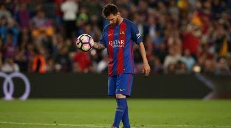 Lionel Messi to remain at Barcelona until 2021 after agreeing to new deal