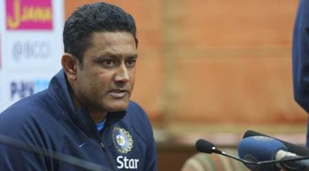 First time a fighter like Anil Kumble did not stand up, says Sunil Gavaskar