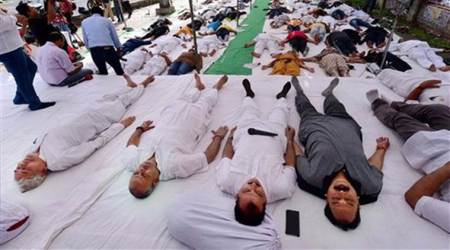 Congress leaders perform ‘Shavasan’ to highlight farmers’ plight