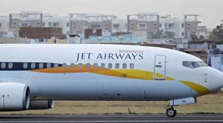 Woman gives birth on flight, Jet announces free lifetime pass for baby