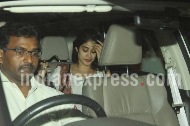 sara ali khan, jhanvi kapoor, sara ali khan sara ali khan pics, jhanvi kapoor pics, jhanvi kapoor,