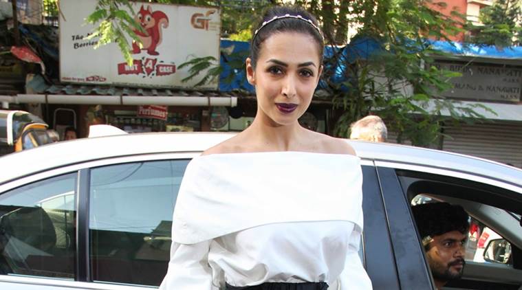 yoga, yoga pants, fitness and yoga, yoga outfits, malaika arora khan and fitness, Indian express, Indian express news