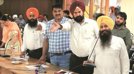 Mohali: Property tax, smart dustbins dominate stormy meet; Sohana residents ‘step in’