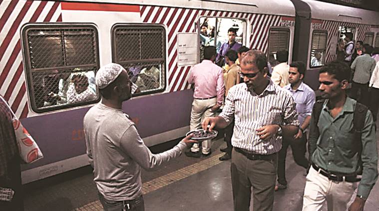 mumbra station, ramzan days, Mumbara station iftar, iftar at Mumbra station