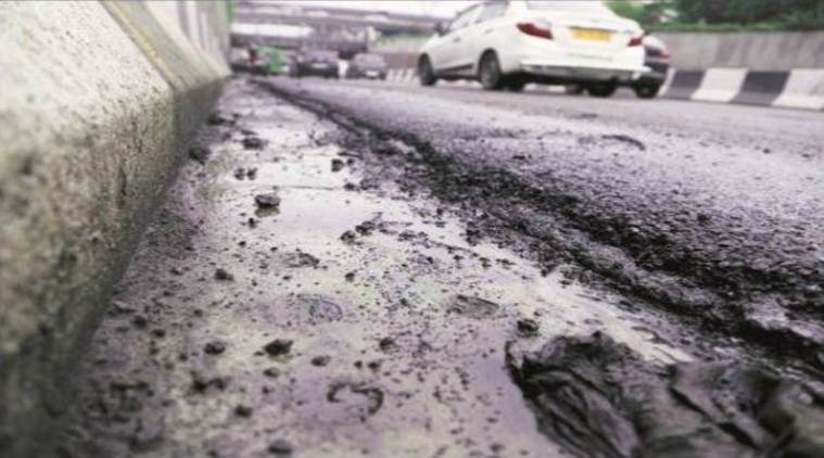 oil spill, moolchand underpass. hindustan petroleum tanker, oil tanker accident