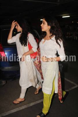 sara ali khan, jhanvi kapoor, sara ali khan sara ali khan pics, jhanvi kapoor pics, jhanvi kapoor,