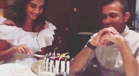 Sonam Kapoor cuts her birthday cake with alleged beau Anand Ahuja by her side, watch videos