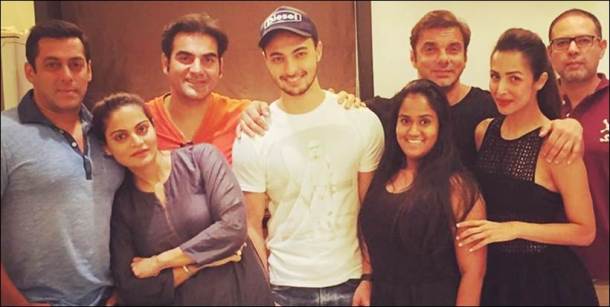 salim khan arpita khan, arpita khan adopted, salman arpita step sister, arpita salman khan images