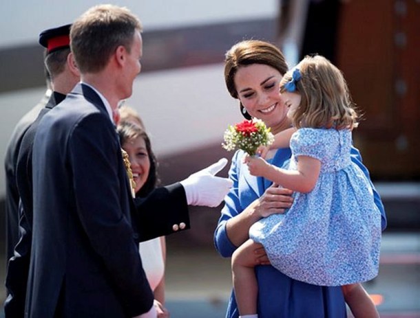 Royal Visit, What's happening around the world, World news