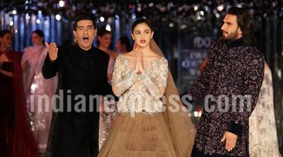 Before Gully Boy rolls out, Alia Bhatt and Ranveer Singh show how to own the ramp
