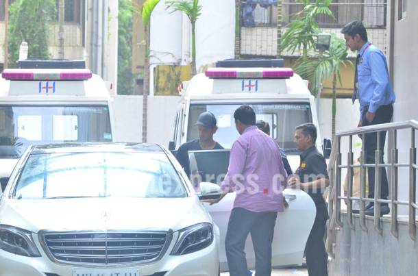 Hrithik Roshan, Hrithik Roshan photos, Hrithik Roshan pics, Hrithik Roshan images, Hrithik Roshan pictures