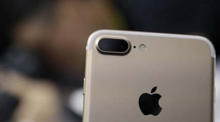 Apple iPhone 8 might have issues with wireless charging, 3D face recognition: Report