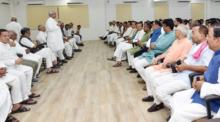 nitish kumar, Lalu yadav, Bihar, nitish kumar swearing in, bihar government, Janata Dal (United), bjp, bjp jdu, jdu bjp alliance, lalu prasad, sushil modi, latest news, indian news, new bihar govt, bihar news, 