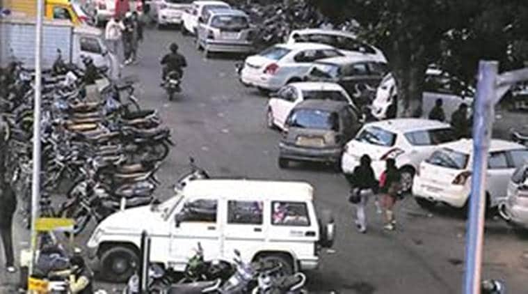 Parking in Chandigarh, Parking problems in Chandigarh, Vehicles parked on roads due to lack of space Chandigarh, Chandigarh Parking Survey