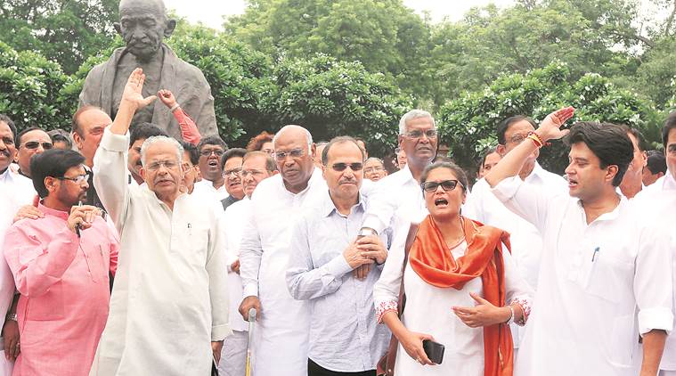 Jyotiraditya Scindia, lynching, lok sabha, lok sabha protest, congress, congress parliament protest, india news, indian express