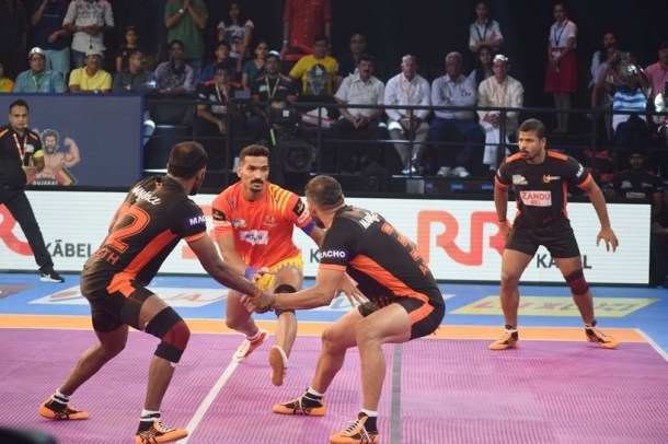 Pro Kabaddi season 5: Gujarat Fortunegiants thump U Mumba 39-21 in Ahmedabad opener