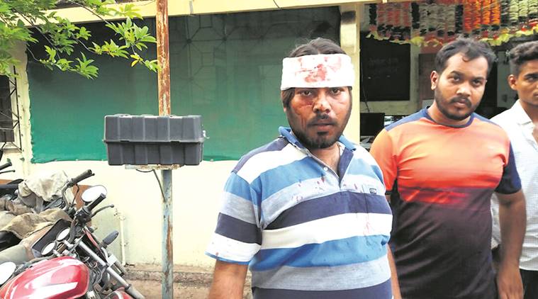 pune gau rakshaks, ahmednagar violence, gau rakshaks, pune mob attack, pune mob beats gau rakshaks, cattle violence, indian express news