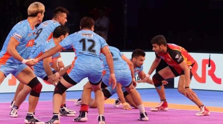 Pro Kabaddi 2017: Strong defence, Super Raids push Bengaluru Bulls to win over Bengal Warriors