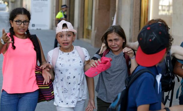 barcelona terror attack, barcelona van attack, barcelona terror attack, barcelona attack death toll, barcelona city centre, las ramblas, placa catalunya, spain van accident, barcelona news, latest news
