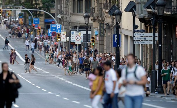 barcelona terror attack, barcelona van attack, barcelona terror attack, barcelona attack death toll, barcelona city centre, las ramblas, placa catalunya, spain van accident, barcelona news, latest news