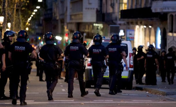 barcelona terror attack, barcelona van attack, barcelona terror attack, barcelona attack death toll, barcelona city centre, las ramblas, placa catalunya, spain van accident, barcelona news, latest news