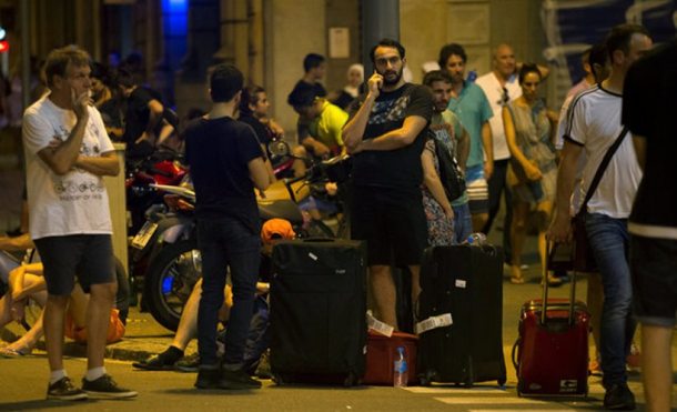 barcelona terror attack, barcelona van attack, barcelona terror attack, barcelona attack death toll, barcelona city centre, las ramblas, placa catalunya, spain van accident, barcelona news, latest news