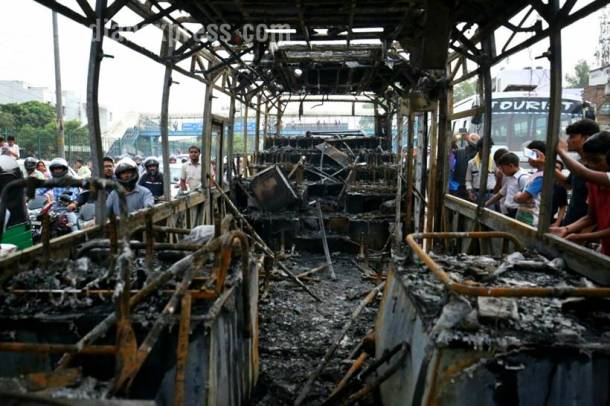 gurmeet ram rahim singh conviction, gurmeet ram rahim singh, panchkula violence, dera followers violence, dera supporters violence, violent clashes, panchkula, punjab, haryana, sirsa, photos,panchkula violence photos, indian express news