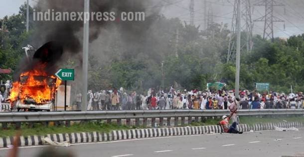 gurmeet ram rahim singh conviction, gurmeet ram rahim singh, panchkula violence, dera followers violence, dera supporters violence, violent clashes, panchkula, punjab, haryana, sirsa, photos,panchkula violence photos, indian express news