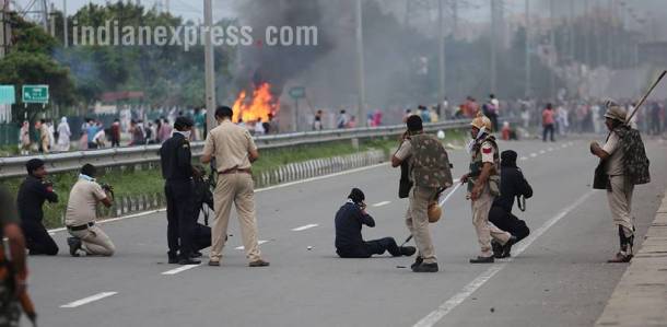 gurmeet ram rahim singh conviction, gurmeet ram rahim singh, panchkula violence, dera followers violence, dera supporters violence, violent clashes, panchkula, punjab, haryana, sirsa, photos,panchkula violence photos, indian express news
