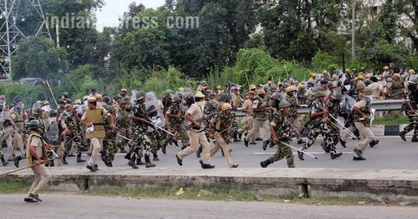 gurmeet ram rahim singh conviction, gurmeet ram rahim singh, panchkula violence, dera followers violence, dera supporters violence, violent clashes, panchkula, punjab, haryana, sirsa, photos,panchkula violence photos, indian express news
