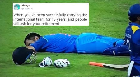 Dhoni sleeps on field as Sri Lankan crowd throws bottles; Twitterati LOVE Captain Cool!