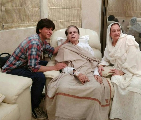 Dilip kumar, shah rukh khan, shah rukh khan dilip kumar, shahrukh dilip kumar saira banu