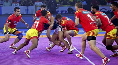 Pro Kabaddi 2017: Haryana Steelers, Gujarat Fortunegiants play out thrilling tie; Warriors upset Titans