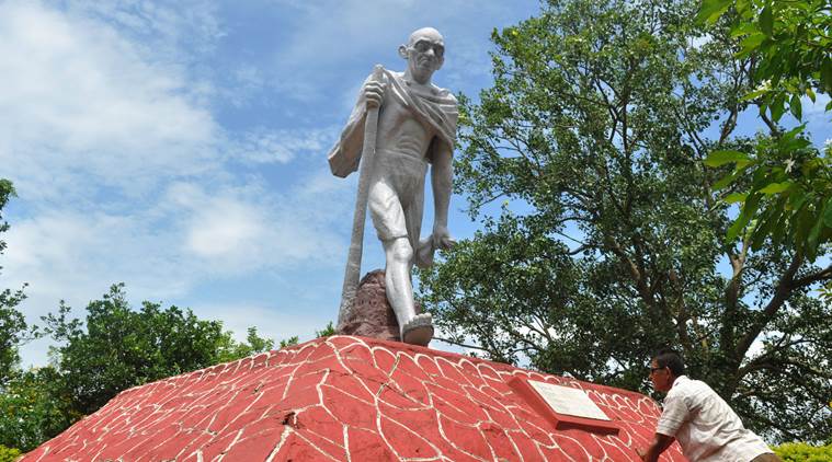 Gandhi statue, ram kinkar baij, assam gandhi statue, gandhi mandap garden, mahatma gandhi statue