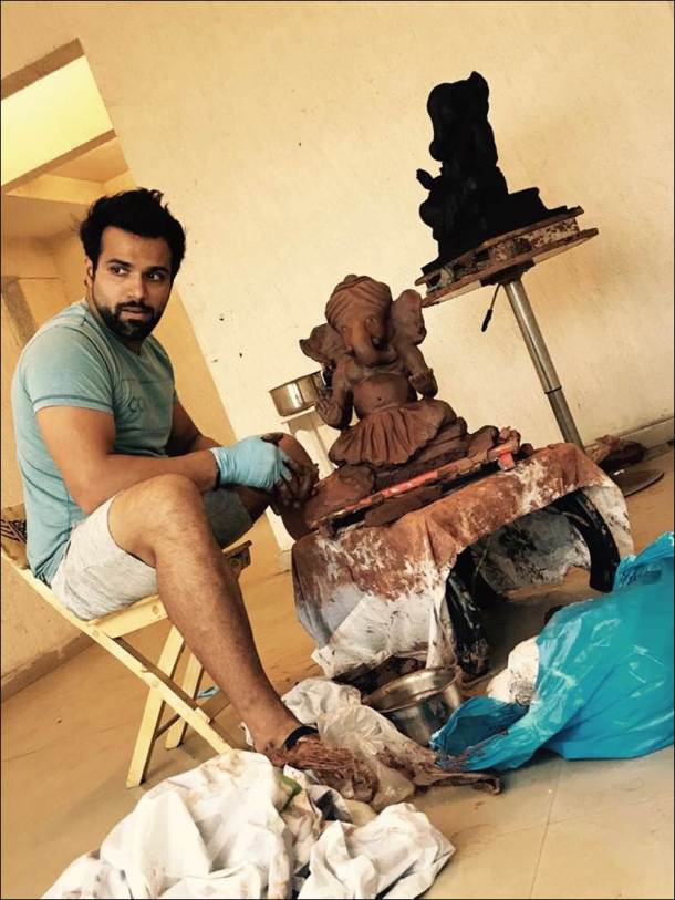 Rithvik Dhanjani, Rithvik Dhanjani ganesh chaturthi, Rithvik Dhanjani self crafted ganesh idol, Rithvik Dhanjani photos, Rithvik Dhanjani images