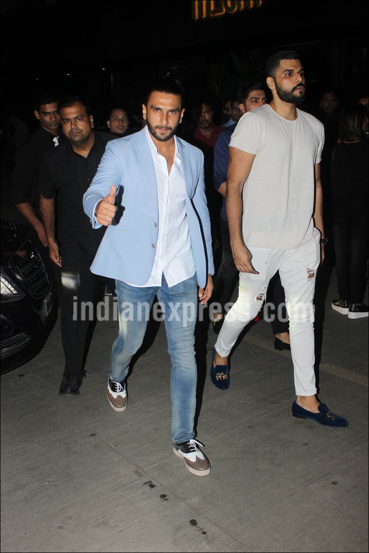 ranveer singh, deepika padukone, ranveer deepika dinner date, ranveer deepika photos,